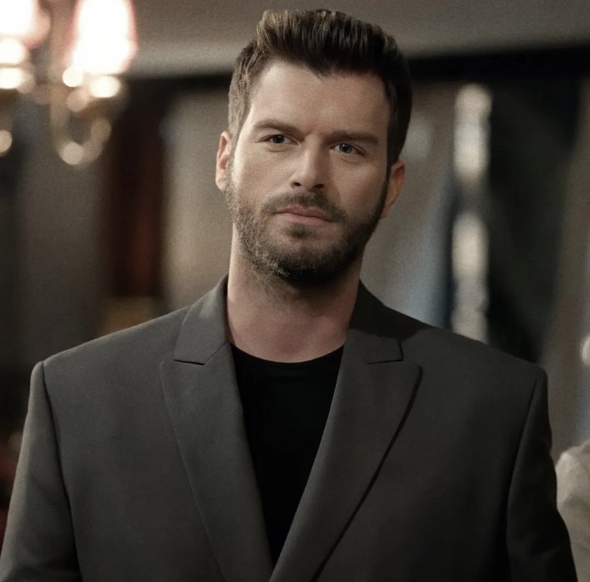 kıvanç tatlıtuğ.. sen bir balığın bile aklında kalırsın