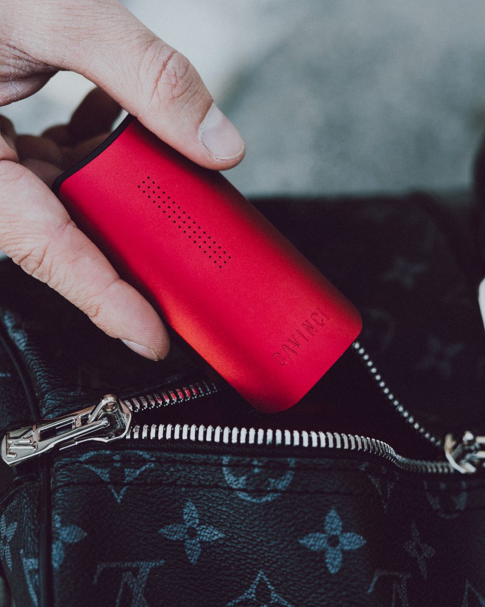 DaVinciVape's tweet photo. Luxury never goes out of fashion and the IQC is a first-class vaping experience that's always by your side ::: https://t.co/BSuvYKbDLY
#RaiseYourIQ #accessories #CleanFirstTech #bestvape #DAVINCI #DAVINCIvape #IQC #luxurygoals #louisvuittonbags #louisvuittonaddict https://t.co/PCuuRsSqnQ