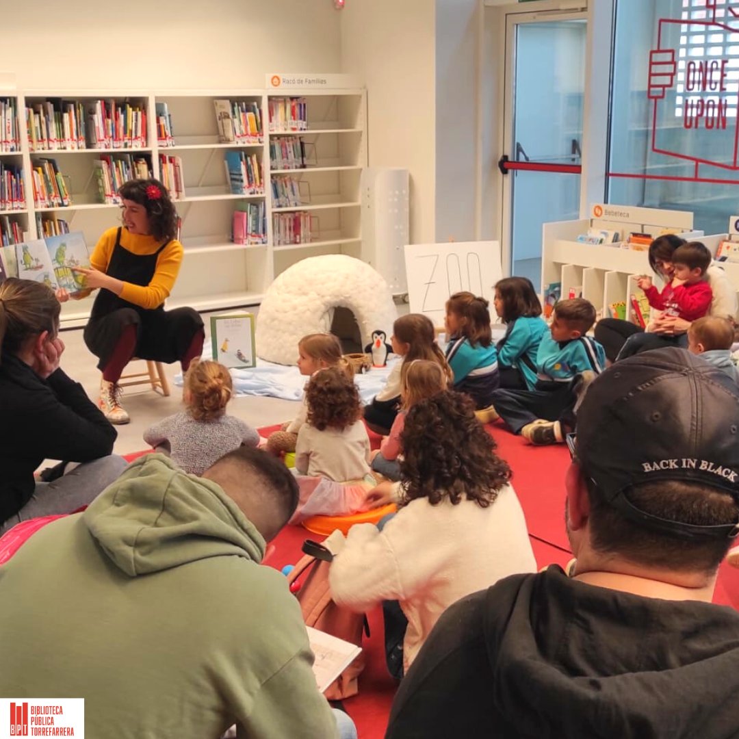 Aquesta tarda hem gaudit dels contes que ens ha explicat l'Alba Mascarella. Gràcies per aquest recull de contes coeducatius tan bonics! 💜📚