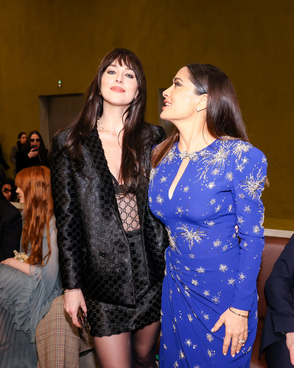 dakotaj_updates's tweet photo. NEW: Dakota Johnson at Gucci Fall/Winter 2023 show today in Milan, Italy. #DakotaJohnson https://t.co/yDptQWGBIb