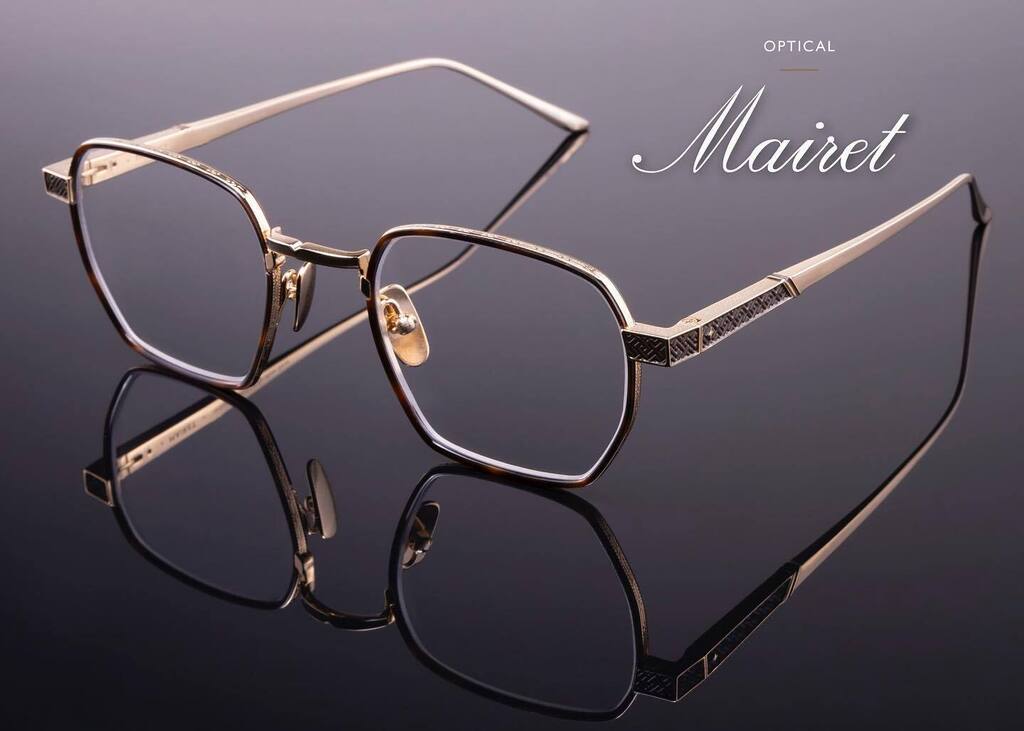 Introducing the Mairet ✨ Taking a multilayer design approach with inspiration from Ethel Mairet, the renowned hand loom weaver, this angular frame features a pure titanium construction that is ion-plated in 18k gold and set with tortoise Windsor arou… instagr.am/p/CpDmRCdv22L/