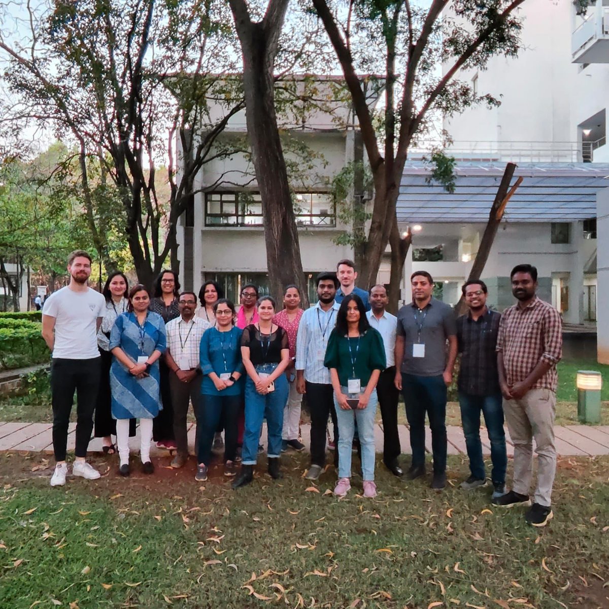 CatharineAquino's tweet photo. The necessary “after” photo. Participants now all look ngs-ready! #FGCZ #FGCZGenomicsTeam @CCAMP_Bangalore @swissnexindia @swissnexNetwork https://t.co/Pc6JnL5SE1