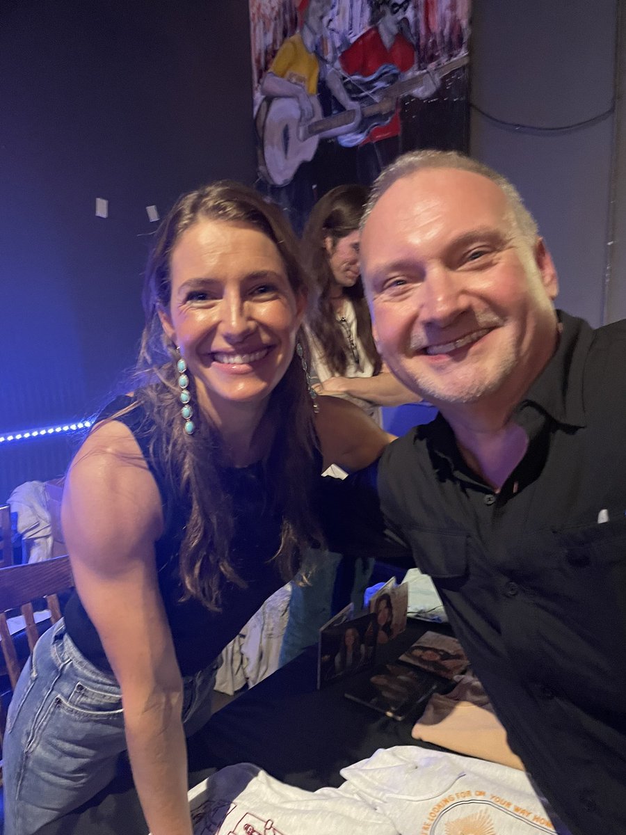 slwbigdog's tweet photo. @carolinejones Awesome show! https://t.co/n91btvmABD