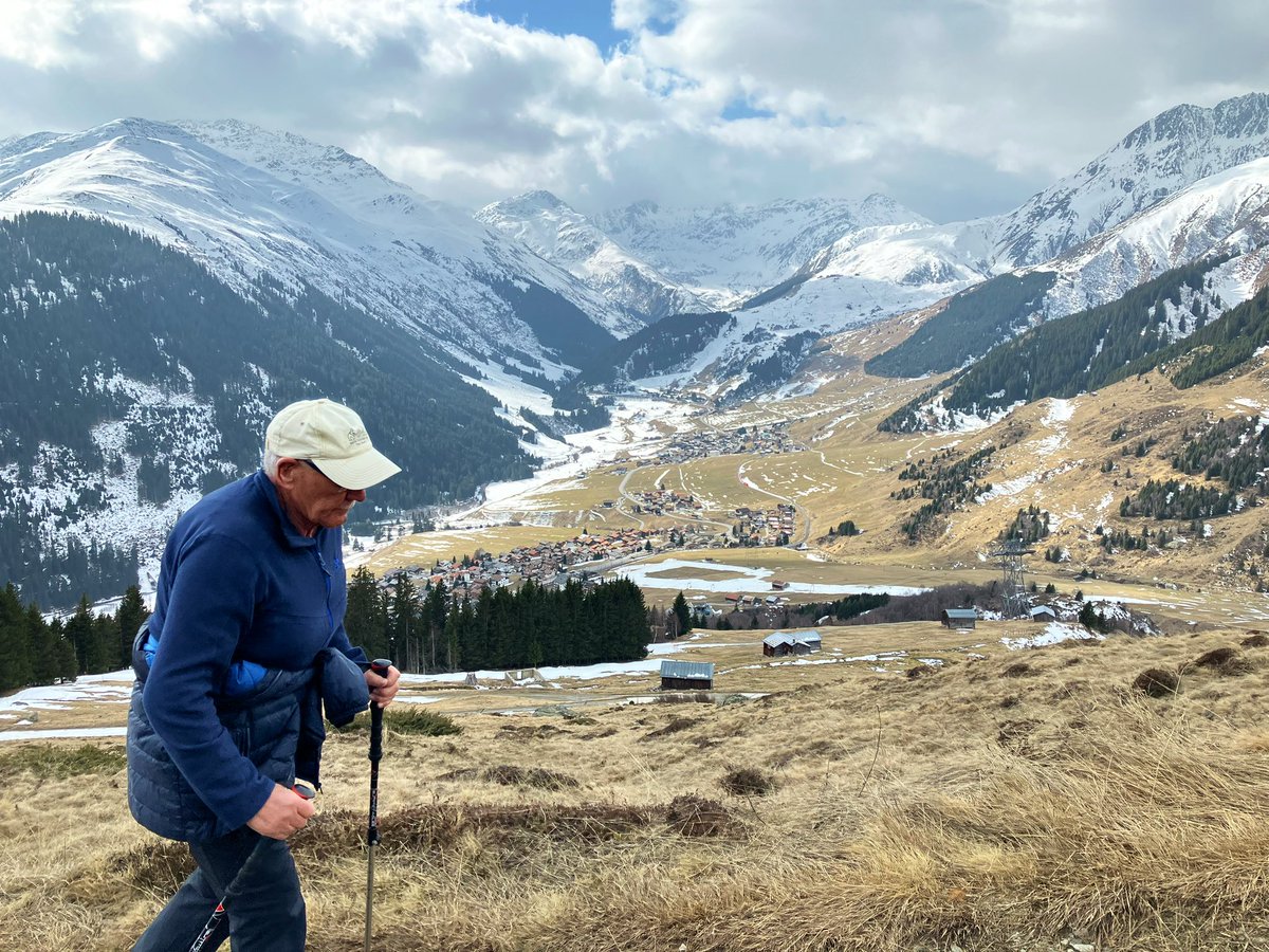 JacoBloek's tweet photo. Oldies But Goldies. Mit dem direktesten Vorfahr unterwegs nach Cungieri. #sedrun #fathersontime #homevalley https://t.co/MpY85QFaF8