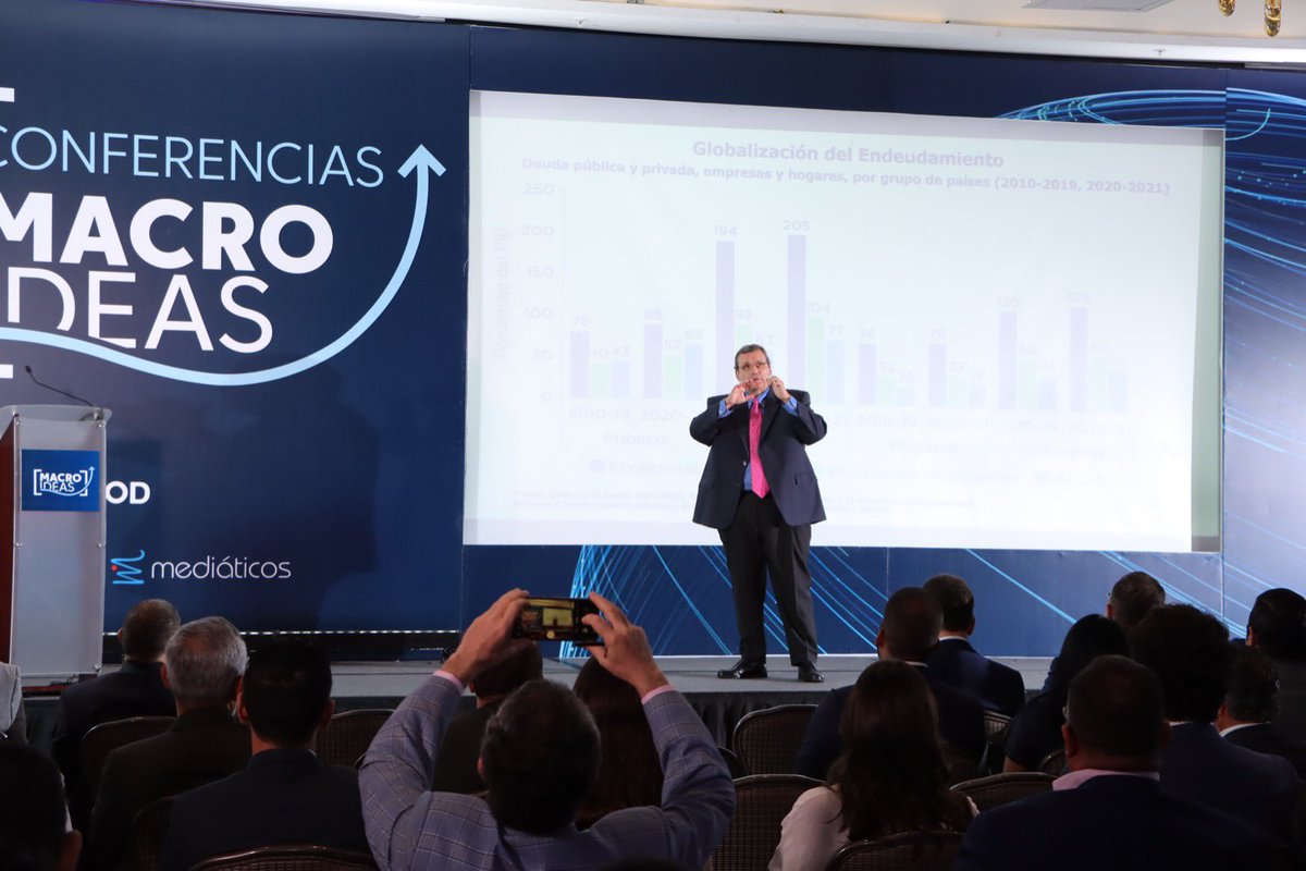 macroideasrd's tweet photo. 200 personas  asistieron a nuestra primera #ConferenciaMacroIdeas sobre “Tendencias Recientes en la Tributación Mundial” con la participación del experto Alberto Barreix. #MacroIdeas #tributación #macroeconómica https://t.co/gYRf5OAmgW