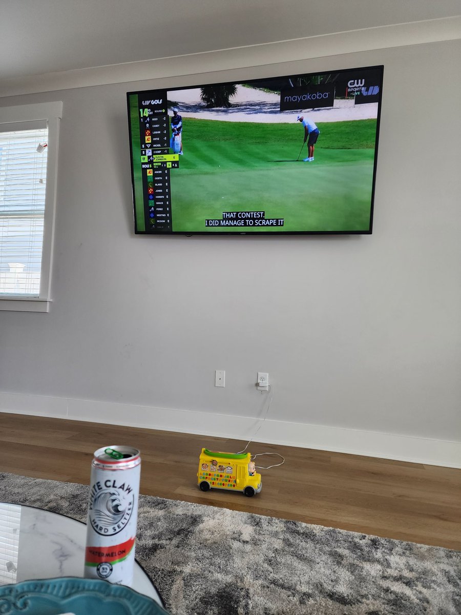 CCJumpR's tweet image. #LIVGolf on the TV, in Florida, on vacation, with the boys, wives at brunch? #PraiseGod @Fehertwit #LIVGolfMayakoba