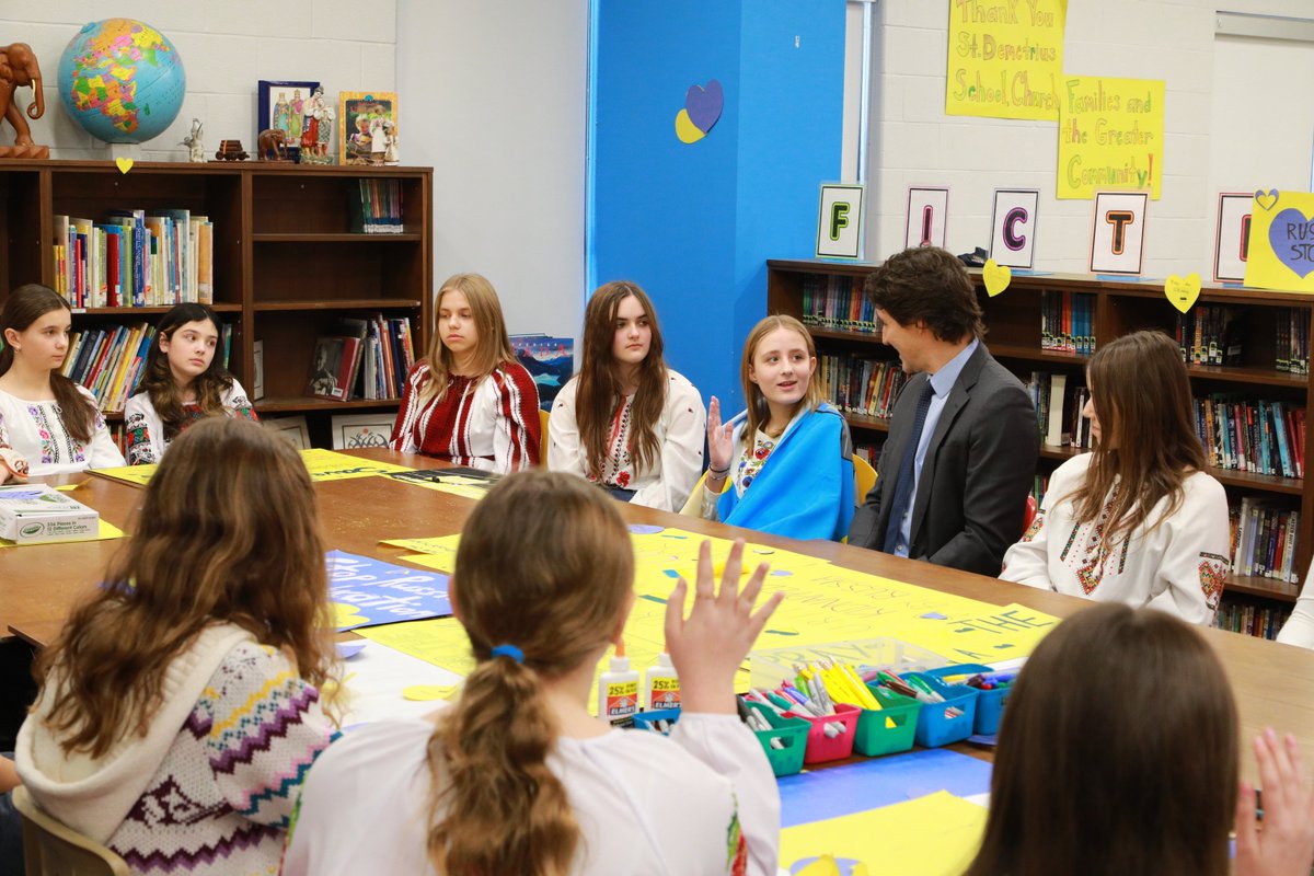 Yvan Baker 🇨🇦🇺🇦 (@yvan_baker) on Twitter photo 🧵 Today, I was proud to welcome Prime Minister <a href="/JustinTrudeau/">Justin Trudeau</a> & MP <a href="/j_maloney/">James Maloney 🇨🇦🇺🇦🇨🇦</a> to <a href="/StDemetriusCS/">St. DemetriusTCDSB</a> in #Etobicoke Centre. We met with students, many of whom are from #Ukraine & who have come to 🇨🇦 seeking refuge & safety after fleeing Russia’s genocidal war on Ukraine. 1/4 #cdnpoli 🧵 Today, I was proud to welcome Prime Minister <a href="/JustinTrudeau/">Justin Trudeau</a> & MP <a href="/j_maloney/">James Maloney 🇨🇦🇺🇦🇨🇦</a> to <a href="/StDemetriusCS/">St. DemetriusTCDSB</a> in #Etobicoke Centre. We met with students, many of whom are from #Ukraine & who have come to 🇨🇦 seeking refuge & safety after fleeing Russia’s genocidal war on Ukraine. 1/4 #cdnpoli