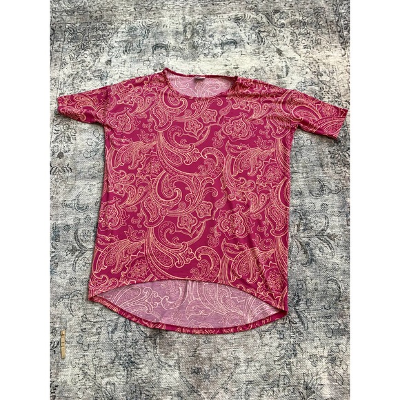 cclassyamaone's tweet photo. So good I had to share! Check out all the items I'm loving on @Poshmarkapp #poshmark #fashion #style #shopmycloset #nike #lularoe #sourceunknown: https://t.co/UILdbatonz https://t.co/AyWNxxfCms