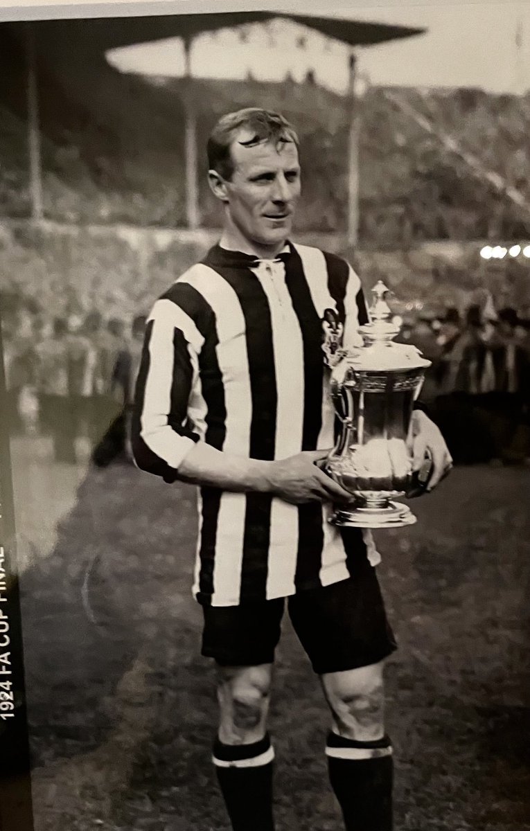 WilliamClouston's tweet photo. Frank Hudspeth in 1924.

Let’s hope there are black and white ribbons on a cup this weekend. 🤞 https://t.co/WLvTmTOiuu