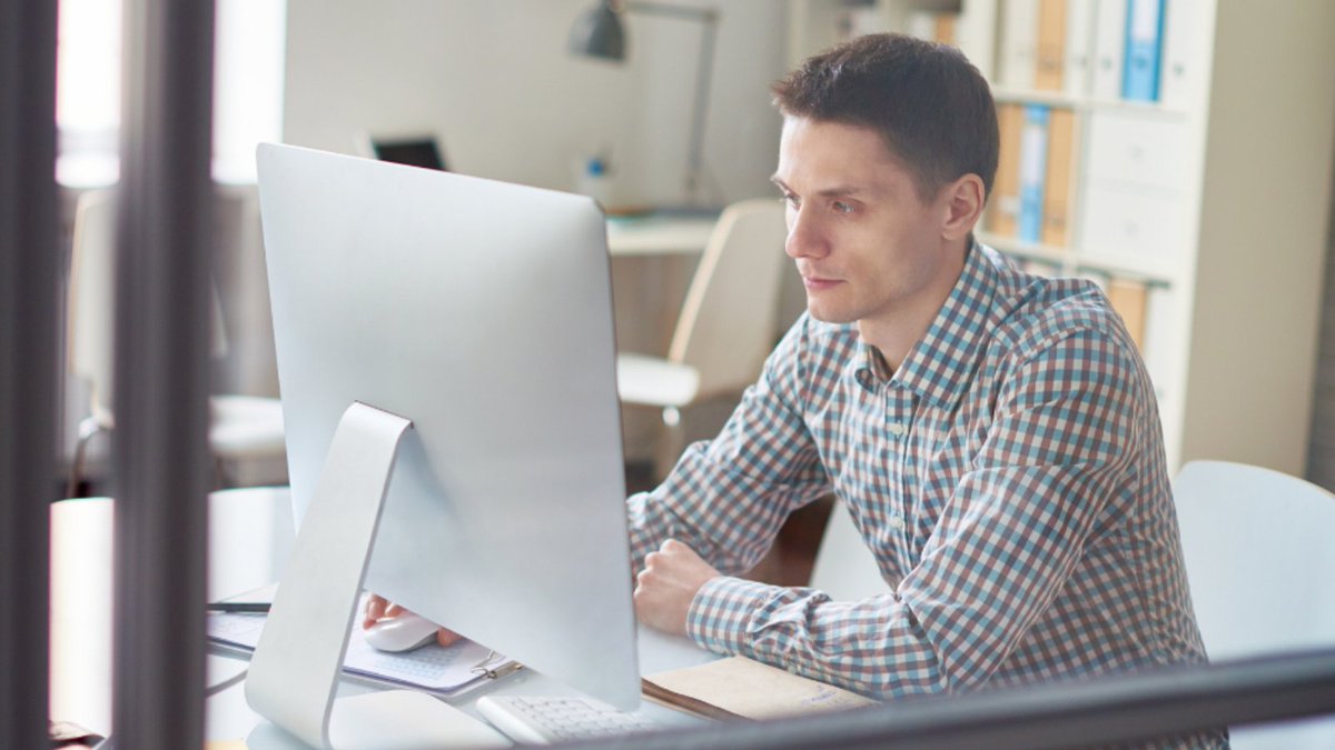 Computershare's tweet image. Our Quick Access Hub can help U.S. shareholders self-serve and manage their account, including replacing lost or uncashed checks. Try it out today: spr.ly/60143in00