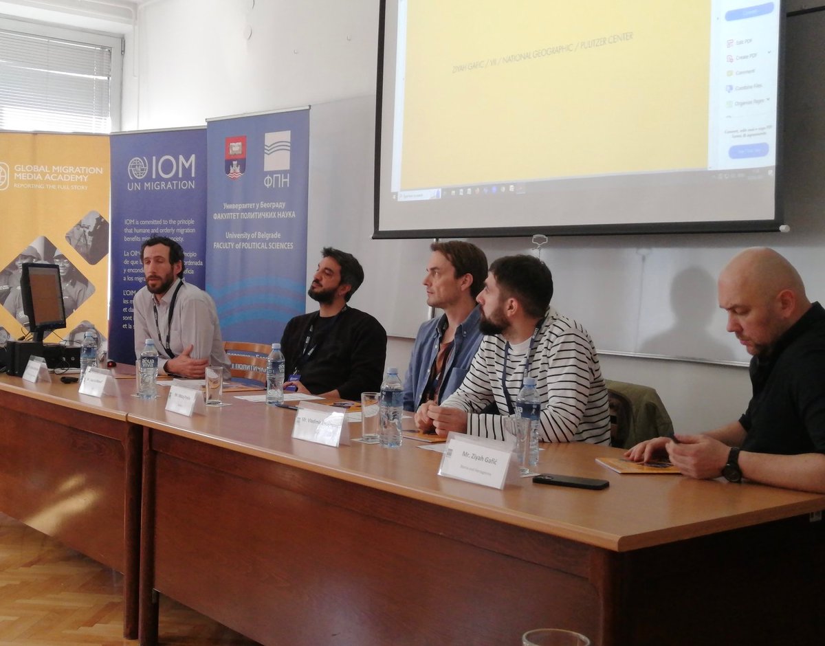 CharlesAutheman's tweet photo. 🇷🇸🇭🇷🇧🇦🇲🇪📸
Journalism students from the Balkans met in Belgrade during 3 days to expand their migration reporting skills. The workshop focused on the role of images, including interactions with photojournalists &amp; TV reporters.
Organized by @UNmigration &amp; @Univerzitet_BG #GMMA https://t.co/5p17sSbFqP