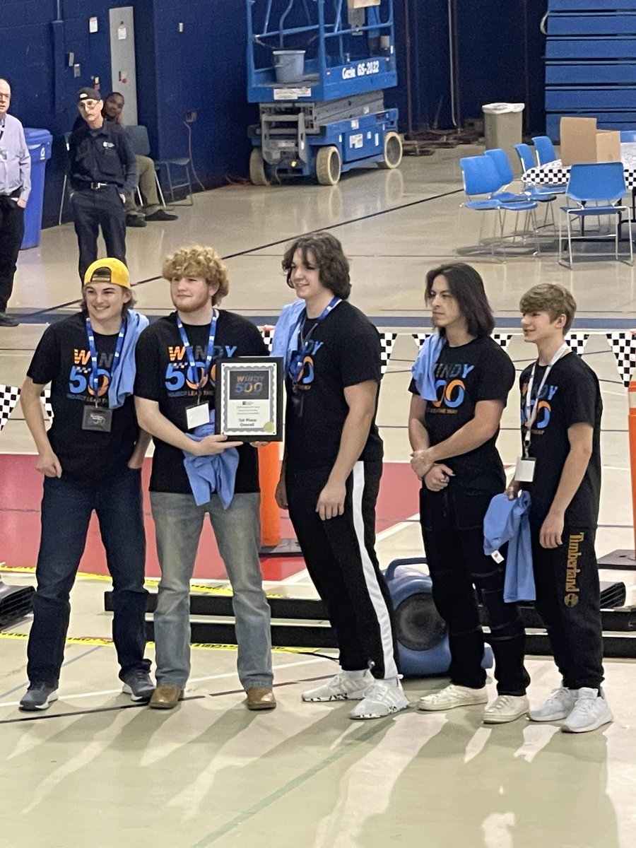Oakville engineering brought home the overall win today at the #Windy500 <a href="/STLCC/">St. Louis Community College</a>   @msdr9 <a href="/OHS_Tigers/">Oakville High School</a> <a href="/OakvilleHSPrinc/">Brian Brennan</a> <a href="/PLTWorg/">Project Lead The Way</a> <a href="/AshleyDBenne/">Ashley Benne</a>