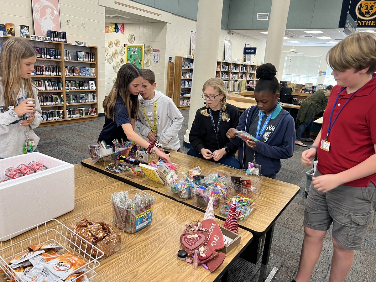 MrsgTravis's tweet photo. Have you read a book today? The students @GulfviewMiddle have! Students earned a special prize for their reading success! 📚 https://t.co/de4xS2GeRh