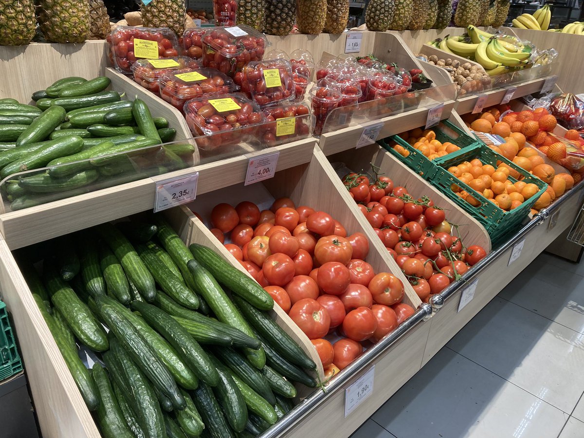 Thought I’d check the supermarket in Athens today to see how Greece is coping with the shortage of tomatoes and cucumbers… #TomatoShortages