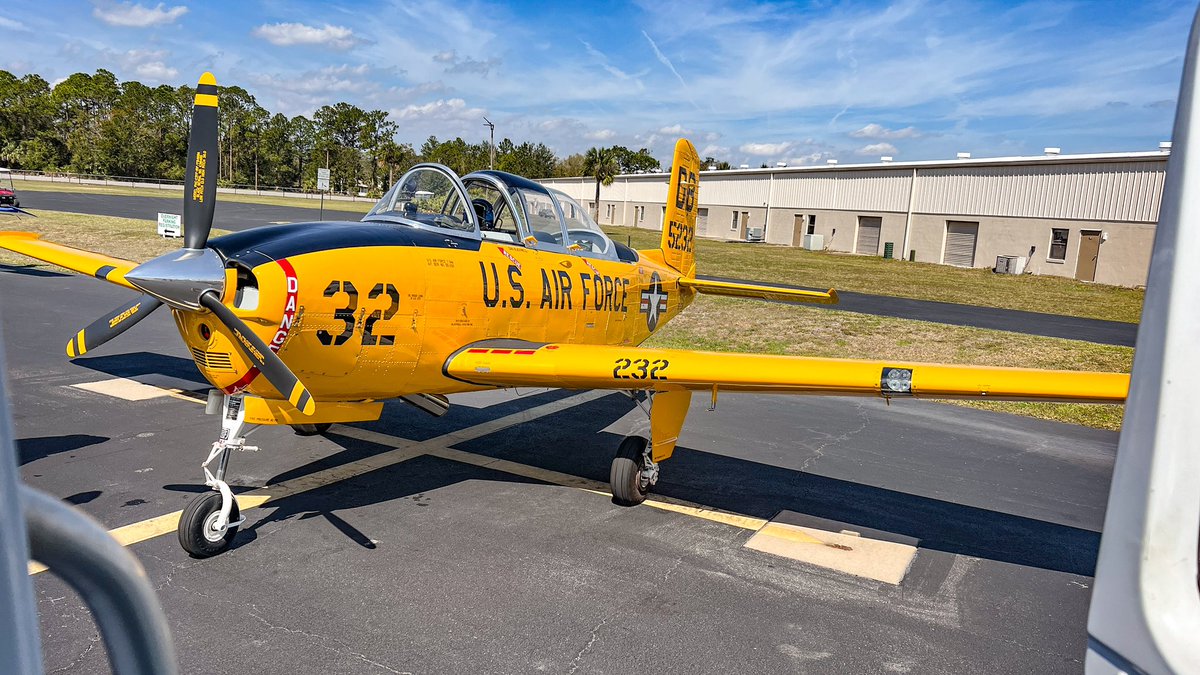 YelvingtonJet's tweet photo. Bright and sunny day at #sprucecreekflyin #7fl6 for the Gaggle Flight Team to enjoy and get some #avgas delivered. #t34c #t34mentor
#yelvingtonjetaviation #Jet #Planes #CustomerService #Aviation #kdab #avgeek #avgeeks #FBO #FiveStarService #fixedbaseoperator #privateairterminal https://t.co/mSMtM4orRV