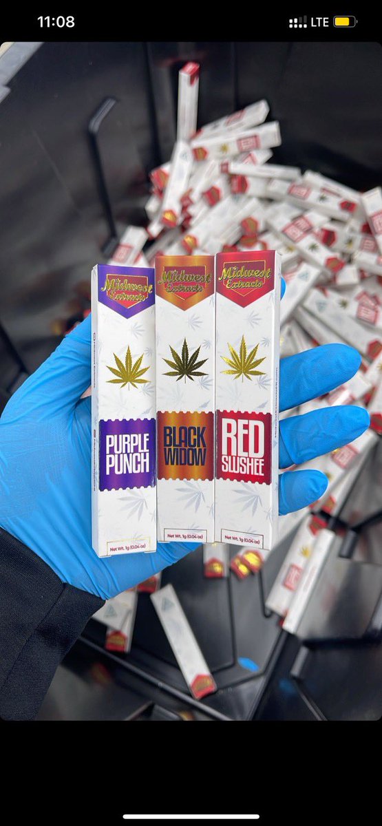 FlashFlippin's tweet photo. 80%+ Disposables from Midwest Extracts! 
👾Purple Punch
🕷️Black Widow
🥤Red Slushee

📞DM or contact your rep for details! https://t.co/Peeq6S0QAw
