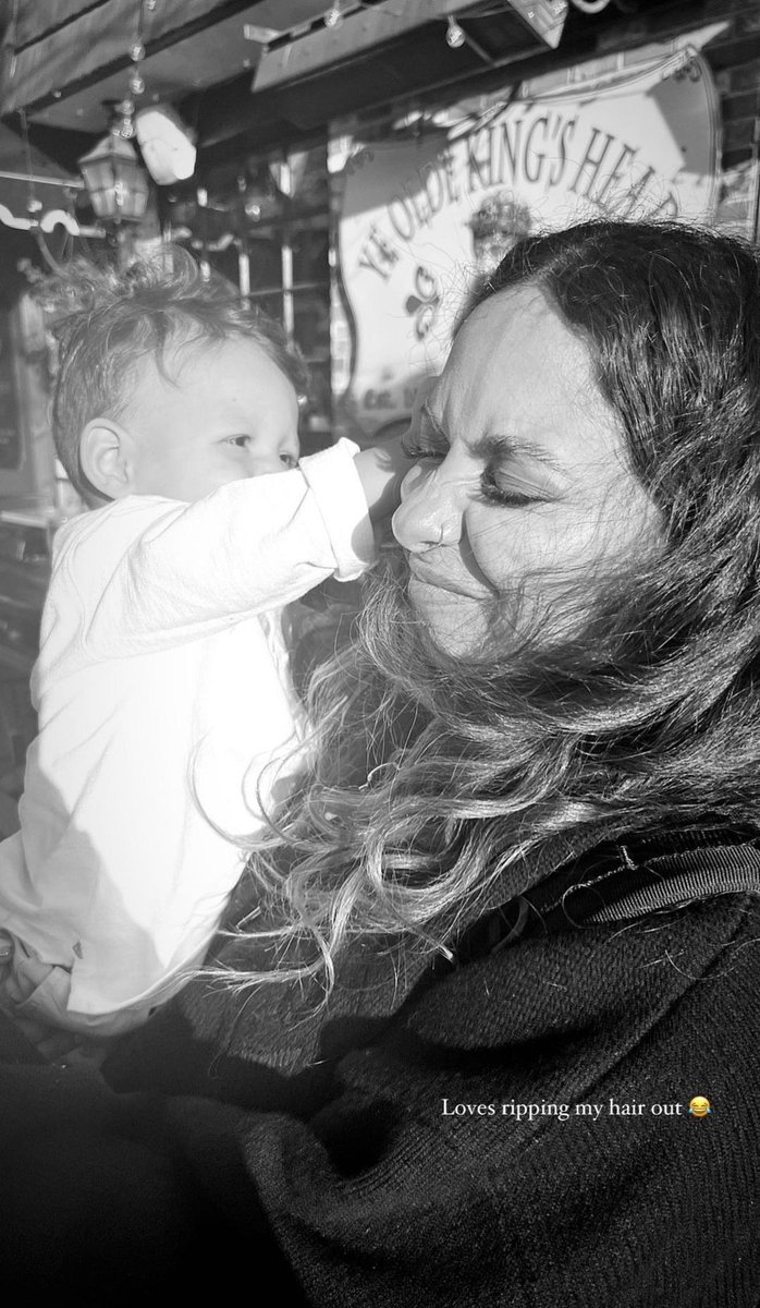 ArgUptades's tweet photo. Jade via Instagram Story:

"Miren a quien me encontré"

"Ama tirar de mi cabello"

@jadethirlwall https://t.co/DKyDc6puy1