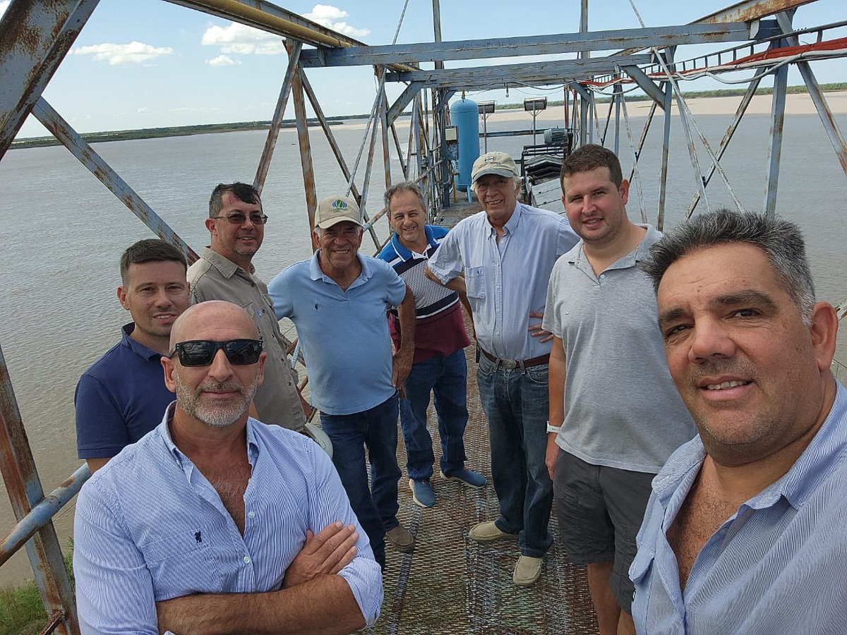 willybernaudo's tweet photo. Recorriendo riego, puertos, y producciones diversas en Norte de ER Sur de Crrtes.
Gracias Mariano Winograd por la organización y a todos los que nos recibieron en sus empresas.
Se viene en cambio para poner en marcha todo el potencial productivo de Entre Ríos ! https://t.co/gqvuyF0C6a