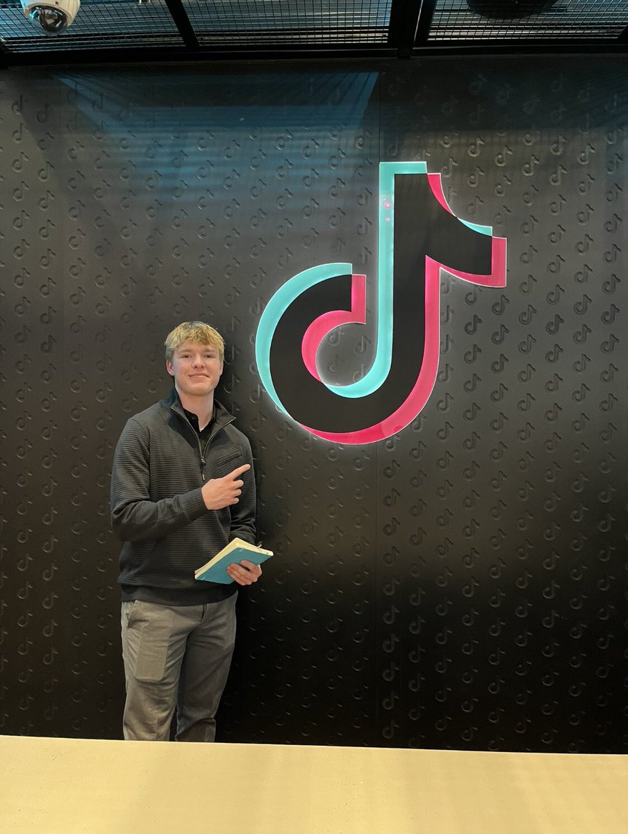 RealQuick Media tweet media