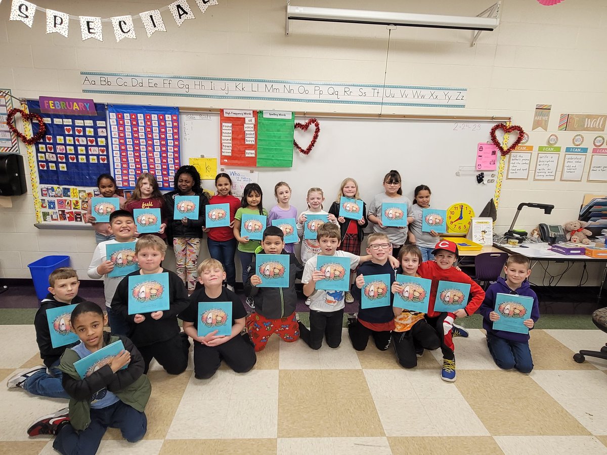 Wildwood had a lot of special things happen today! We honored our school resource officers with breakfast, so I had some stop by my room. Also, every primary student got a brand new book from Adopt-A-Class! #MiddieRising #Wildwood_Tweets