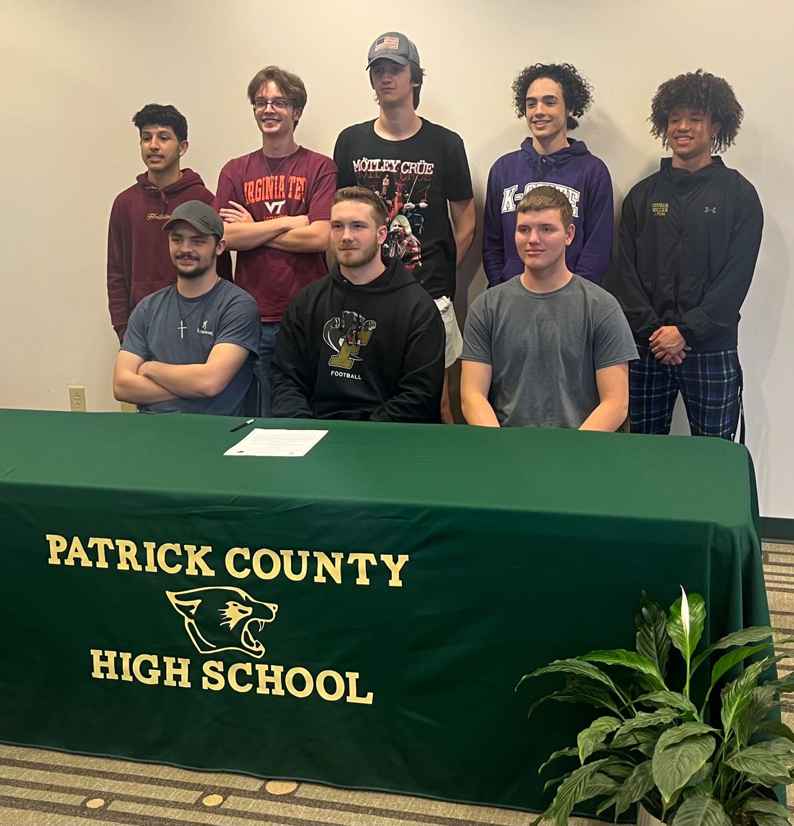 BulletinSport's tweet photo. Patrick County High School senior Peyton Cambron committed this afternoon to continue his football career at Ferrum College in the fall. https://t.co/aAcd87lcUc