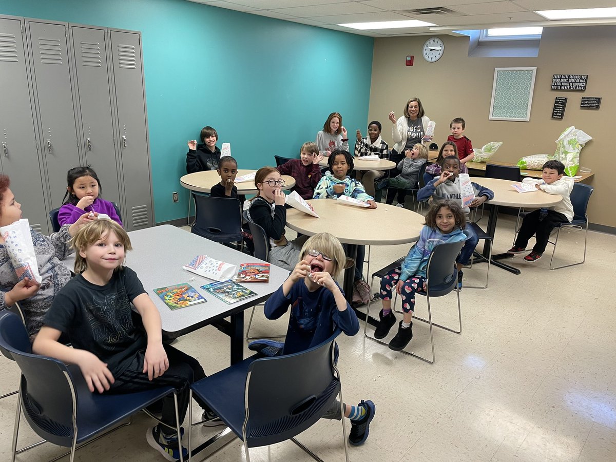 Do you know what happens when we earn a Cool Cat for being safe?  You get chosen to have Popcorn with the Principal!  Way to go Wildcats!  We will work on being responsible next week. So proud of our Wildcats!  🐾