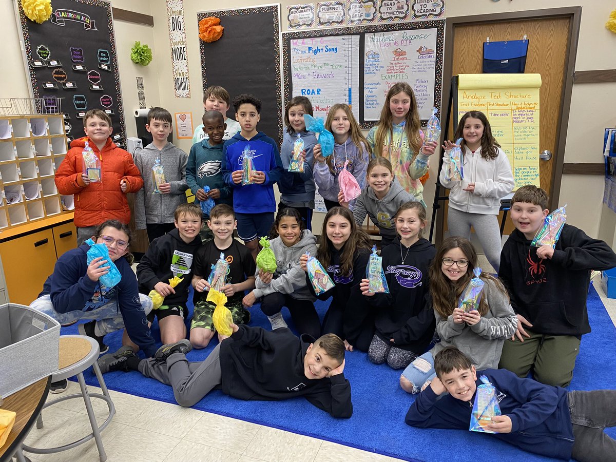 5L dropped off our kindness bags to Mrs. Bodziak’s class today! 🫶🏻#kindnesschallenge