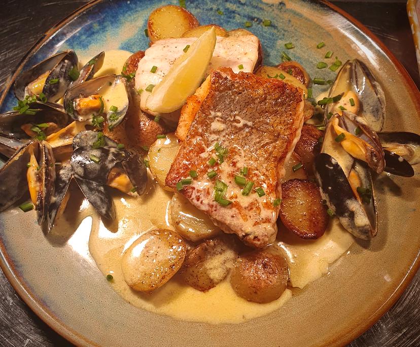 Hake &amp; Mussels with a Honey mustard sauce #RuralGastroPub 
#KitchenRave #blockrockinbeats
