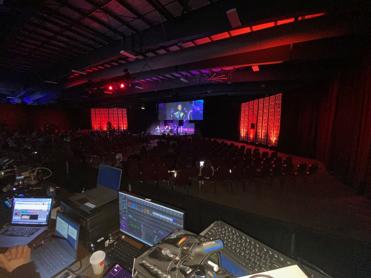 AV-CANADA tweet media