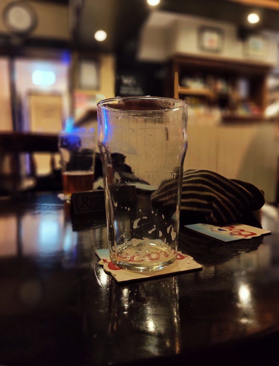 Empty Glass of Otter Ale in the Greyhound.
#useitorloseit