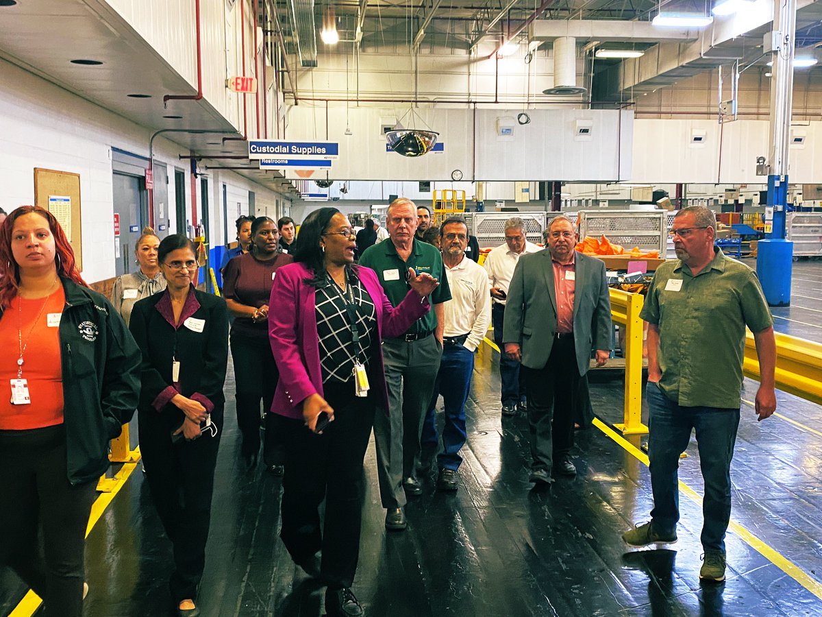 <a href="/USPS/">U.S. Postal Service</a> event in HOU TX! On 2/23, USPS NH P&amp;DC Officials and Houston PCC held their first plant tour event. HPCC members went behind the scenes to catch a view of our latest mail processing equipment and operation. PCC info:  about.usps.com/what/business-…