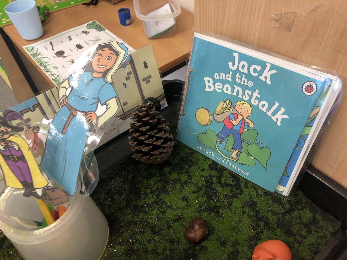 LSEATWoodside's tweet image. Daisy class prepare for another busy week ‘growing’ with Jack and the beanstalk. @LSEATWoodside  #growing #beanstalk #magicbeans