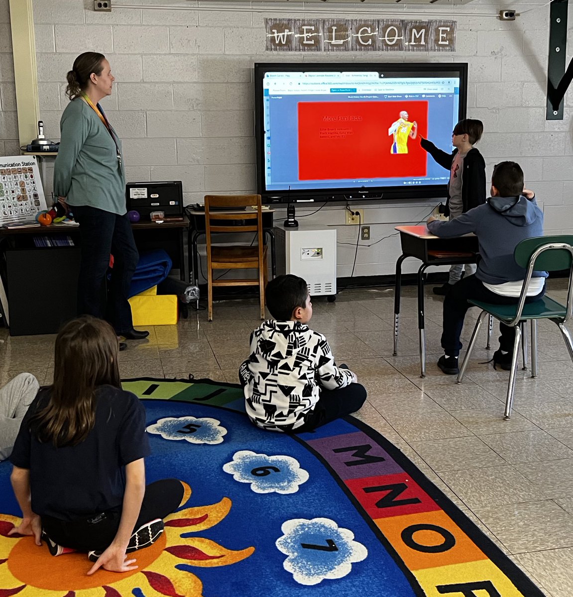mrstengi's tweet photo. Thank you so much to @MrsLiebmanOBPS and her amazing students for sharing their Black History Month presentations with our class! We learned so much today! @AlanBShepPrin @OldBridgeTPS @OBSupCittadino @OBLombardi #GoShepardSharks https://t.co/2BGzS9sNOz
