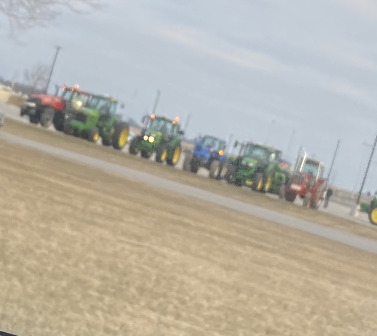 cripe_lauraa's tweet photo. @ffa_oakhill Thank you for a great FFA week!! So fun to see the tractors today🚜🦅💪 https://t.co/Uxw4AYRVnF