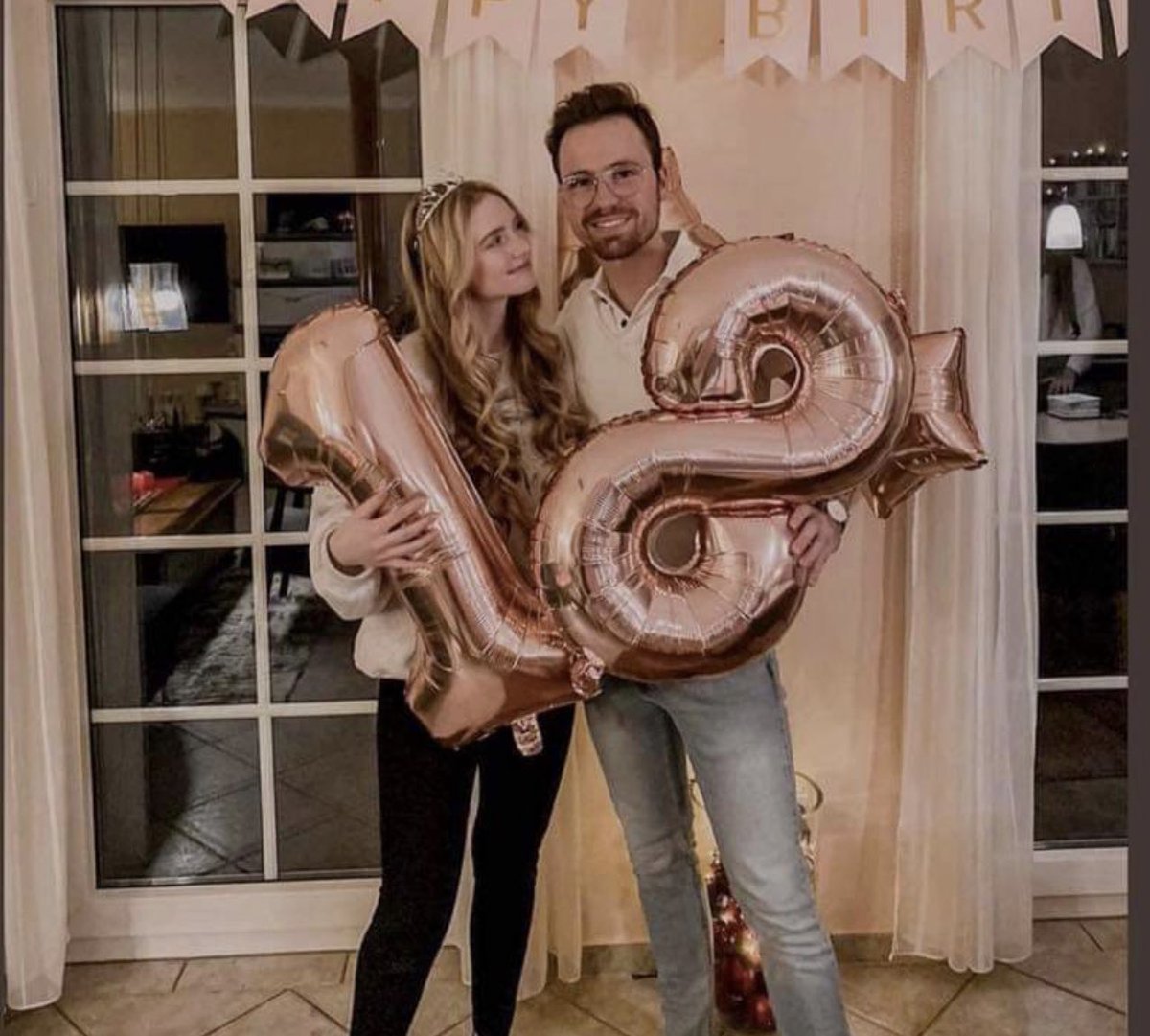 ShadeofGraves's tweet photo. Peter gets older, the waitresses he pervs on get younger. Groddy. #Finally18 
#vanderpumprules #VPR #PumpRules https://t.co/jmnOPMc70T