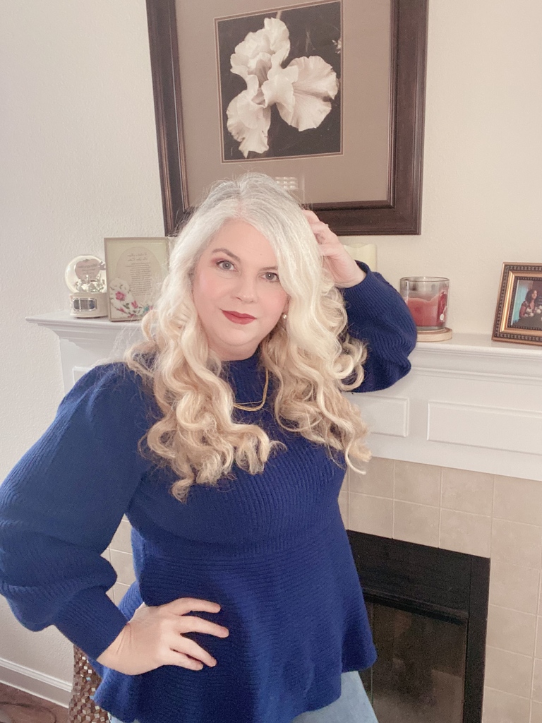 susanwritespnr's tweet photo. I hope to see you at All The Books in Houston tomorrow! What are you reading this weekend?
#writerslife #womanpower #livemoremagic #behappyandsmile #ilovemylife #livecreatively #buildyourempire #bosschicks #authorpreneur #fridaymood #fridayselfie #fridayfun #selfie #allthebooks https://t.co/Ymr96HyPZR