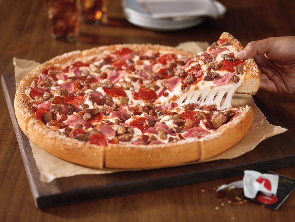 🧵ABRO HILO de las fotos que le tomaron a su pizza en su salida con amigos. Empiezo yo:

#PizzaHutEcuador