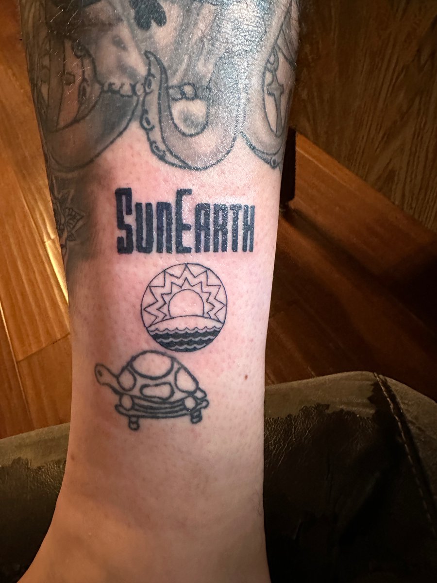 Sunearth_inc's tweet photo. You are about as committed as you can be to solar hot water!
#sunearthink #solarhotwater #nicelogo https://t.co/XsmXhXHitJ