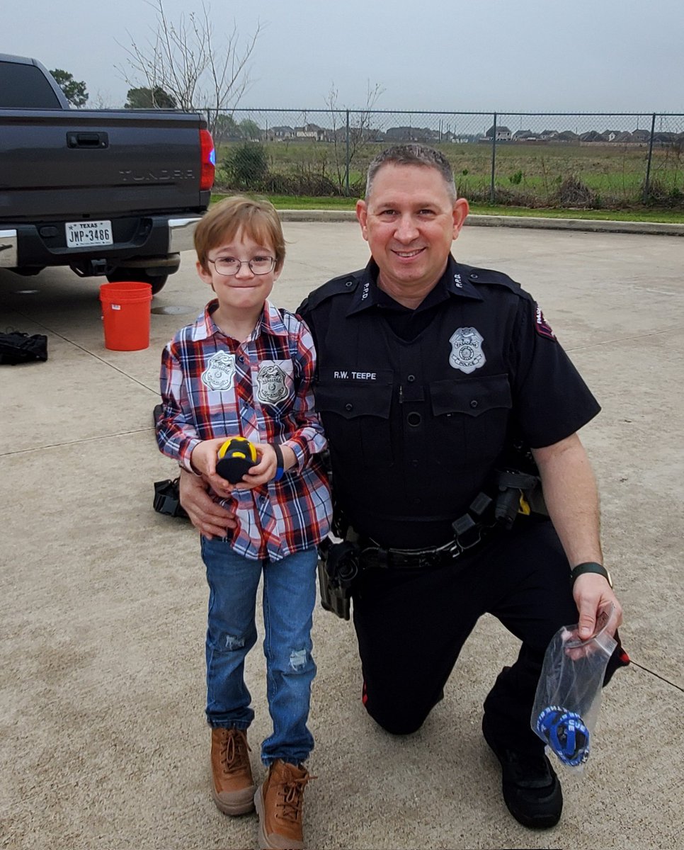 MrsDanas_CPE's tweet photo. Thank you @PasadenaPDTX for coming to our Career Day! #CampCPE #ChoseLP https://t.co/YCp4z1HEQL