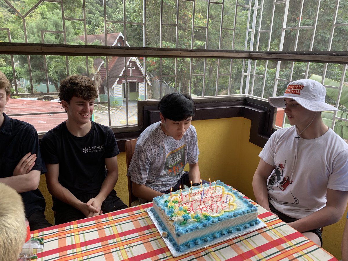 Regis_Service's tweet photo. Day 4: Ash Wednesday. We attended a beautiful mass at Jerusalem @MustardSeedComm followed by a trip to the Art walk on Water Lane and a birthday cake for Thomas! @RegisHighSchool https://t.co/e39lXBqhfz