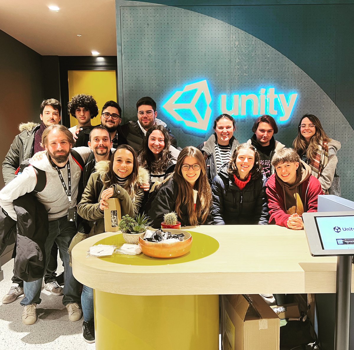 Joan_By's tweet photo. Un gran día visitando las oficinas de #unity para #videojuegos con grandes profesionales del sector y nuestros alumnos de @LadatStudios @_emesefe_ #iloveteaching #unitycertifiedinstructor https://t.co/XBGmIpnp0Q