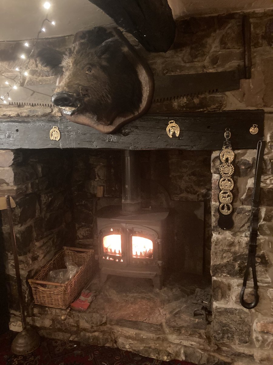 Kriggie1's tweet photo. Exmoor pubs โฆ.. Outstanding ! Five wood burners in one pub. Cosy as you like. #BlueBallInn #Countisbury https://t.co/jg3OPs9REn