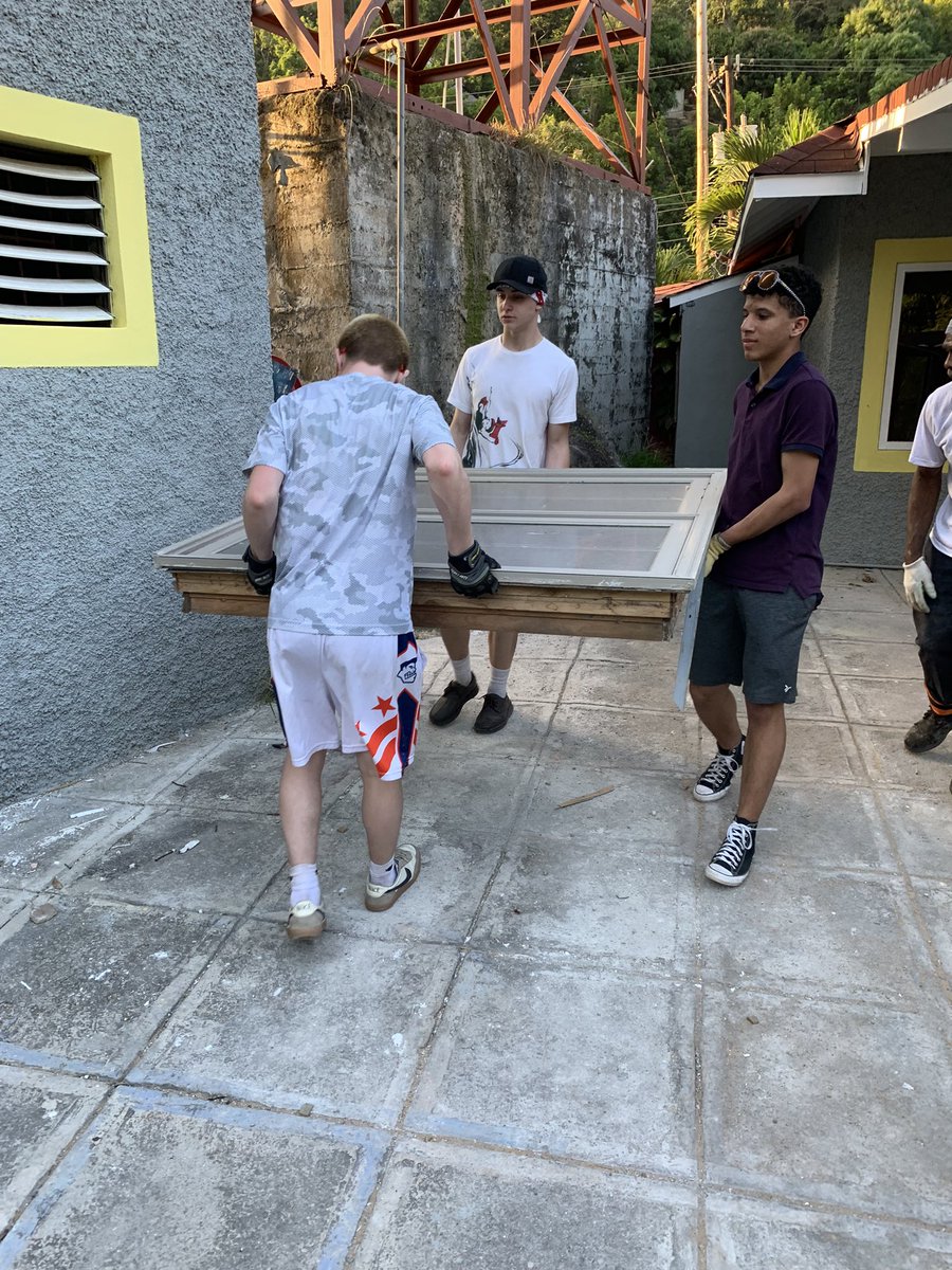 Regis_Service's tweet photo. Day 4: part 2 Afternoon spent with residents at Sophie’s place @MustardSeedComm https://t.co/fbEcXhAlYJ