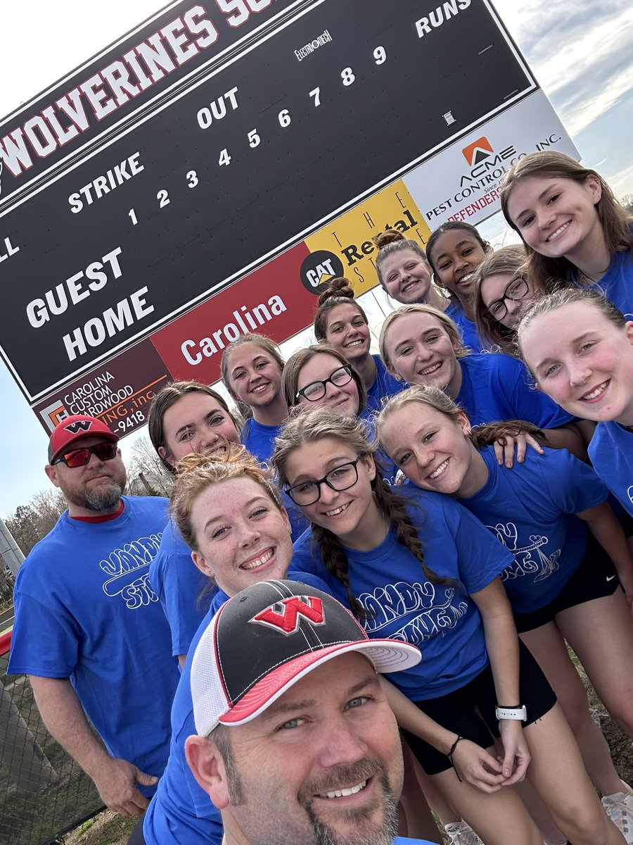 westcabSB's tweet photo. On game days, we are each others biggest rivals. Off the field, we are each others biggest support system. All our love and and support to @MooresvilleHs @LaurenVanderpo1 as she fights her fight. #vandystrong ❤️🖤🥎 @Knockouts_Cole https://t.co/vSAEdBB2eW