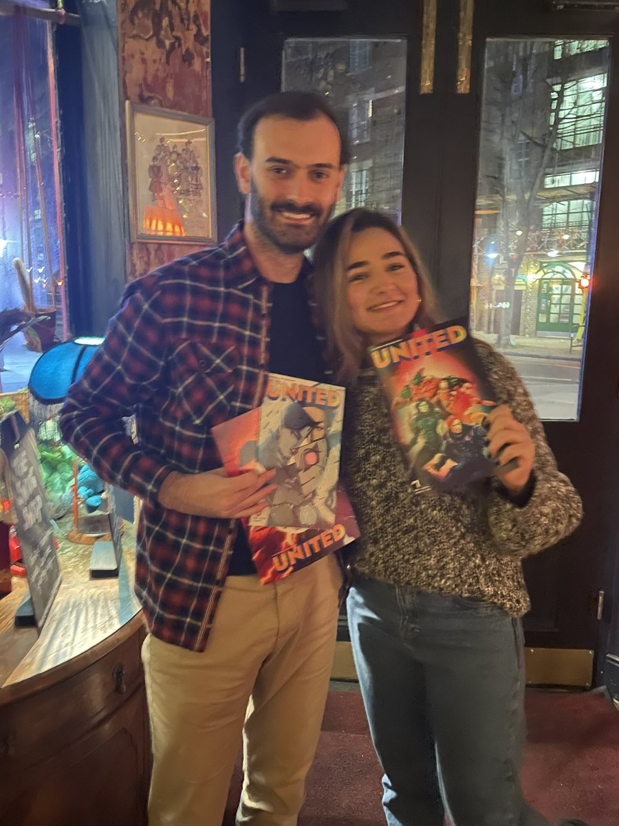 danyrivera_arts's tweet photo. Guess someone meet the writer of @unidefender_ in London 👀 So amazing and surreal to meet this person after almost 2 years of just talking with online. @mikeud15!!! https://t.co/7Xdh9Ydeei