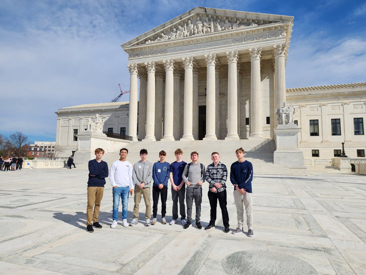 sheltonjsa's tweet photo. White House ✔️, US Capitol ✔️, and the Supreme Court! ✔️ Great Day touring our nation's Capitol! https://t.co/2z1YPl3g8u
