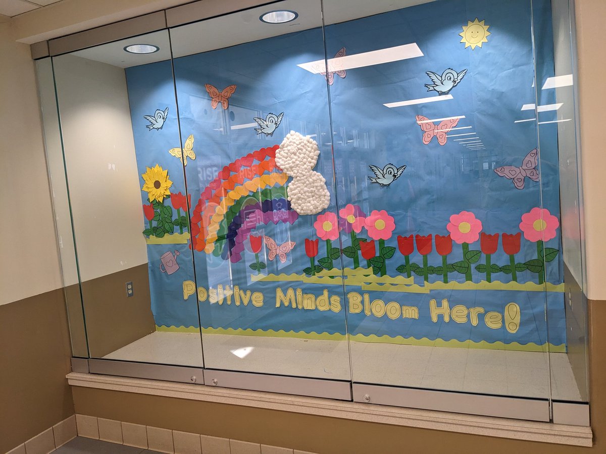Latest PTO display at <a href="/Creekvw_Tweets/">Creekview Elementary</a>... Springing into spring.

'Positive Minds Bloom Here!'

#middierising #makeyourmove