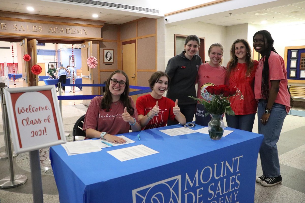 It was wonderful to see our new Sailors at Accepted Sailors Night! The theme of the event was "Go Forward Bravely" (St. Joan of Arc). We encourage our accepted students to keep an open mind moving forward into high school, bravely welcoming all that God has in store for them.