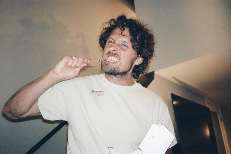 angxlsgod's tweet photo. ⠀⠀⠀
⠀⠀⠀        
       ⠀                   like human food. https://t.co/iUFKKsGWiR