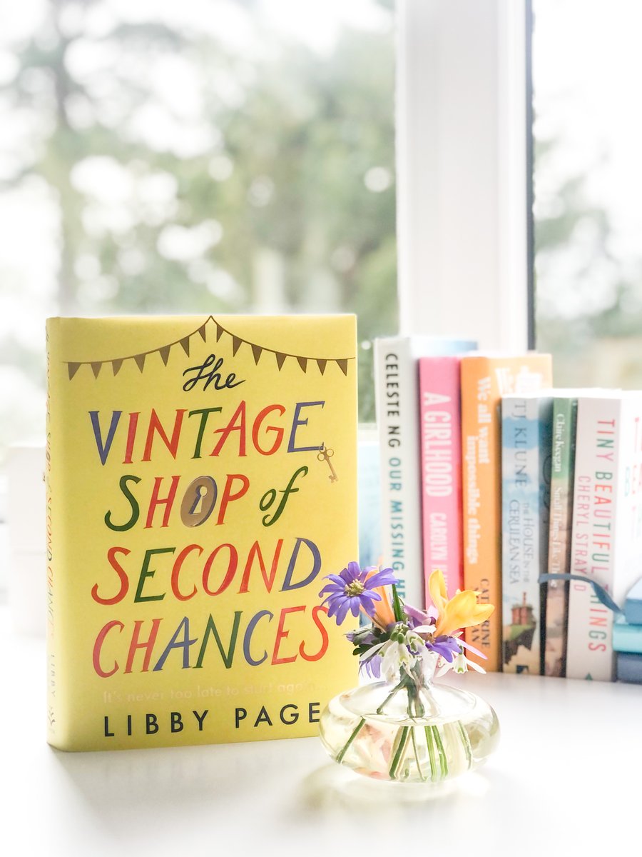 A warm, sunny read to get us through the end of winter about the power of community and female friendship. Love how she brings older female characters into her stories and allows them to live full, meaningful lives - and to find love! Another lovely UpLit from @LibbyPageWrites.